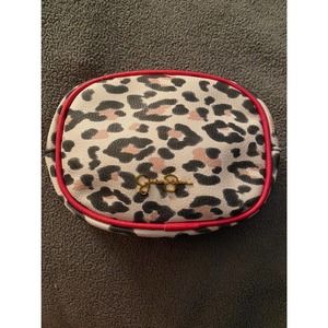 Jessica Simpson Leopard‎ Makeup Bag